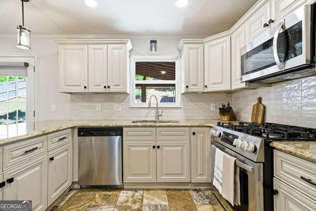 4489 Coventry Way NE, Roswell, GA 30075