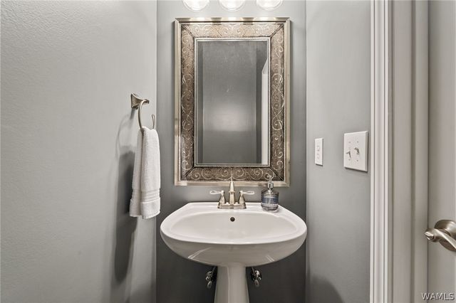 2102 Inverness Pkwy, Tuscaloosa, AL 35405