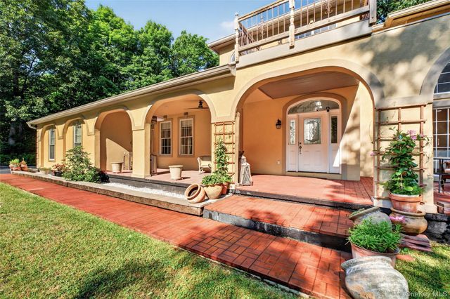 5 Harvey Way, Newburgh, NY 12550