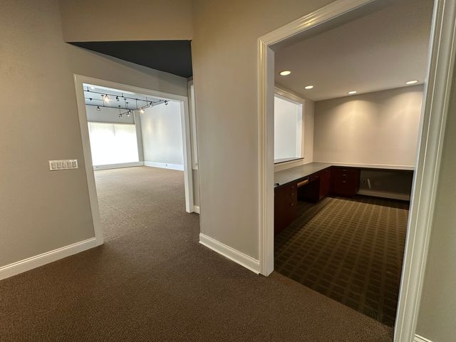 514 W Northwest Highway, Mount Prospect, IL 60056
