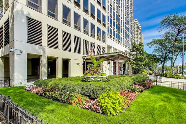 1100 N Lake Shore Drive 27B, Chicago, IL 60611