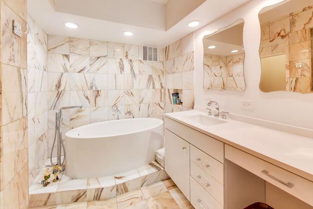 1100 N Lake Shore Drive 27B, Chicago, IL 60611