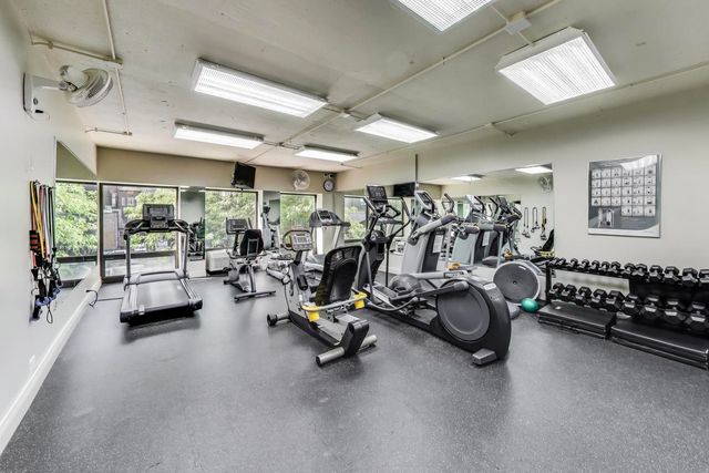 1100 N Lake Shore Drive 27B, Chicago, IL 60611