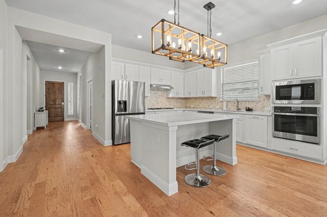 113 Lakeview Drive, Oak Point, TX 75068