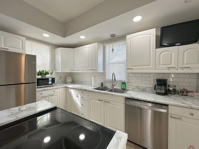 825 N 30Th Street, Lincoln, NE 68503