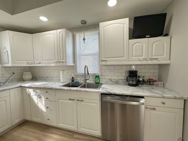 825 N 30Th Street, Lincoln, NE 68503