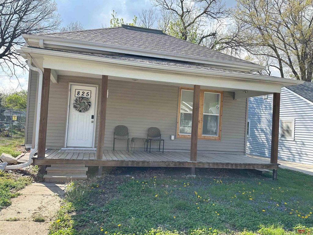 825 N 30Th Street, Lincoln, NE 68503