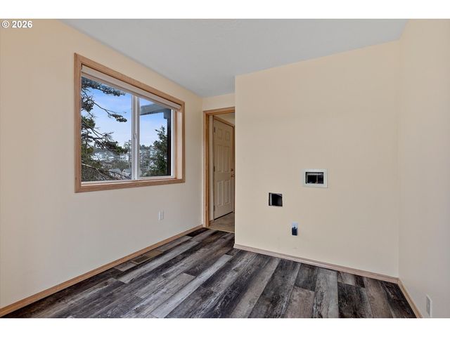 2660 Sw ANCHOR Ave, Lincoln City, OR 97367