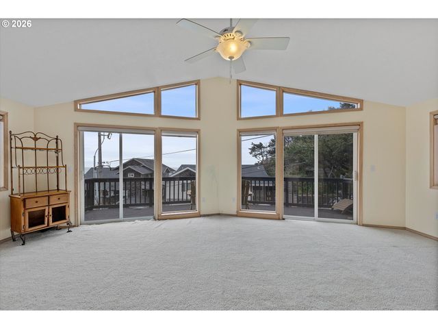2660 Sw ANCHOR Ave, Lincoln City, OR 97367