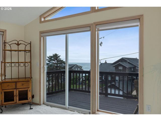 2660 Sw ANCHOR Ave, Lincoln City, OR 97367