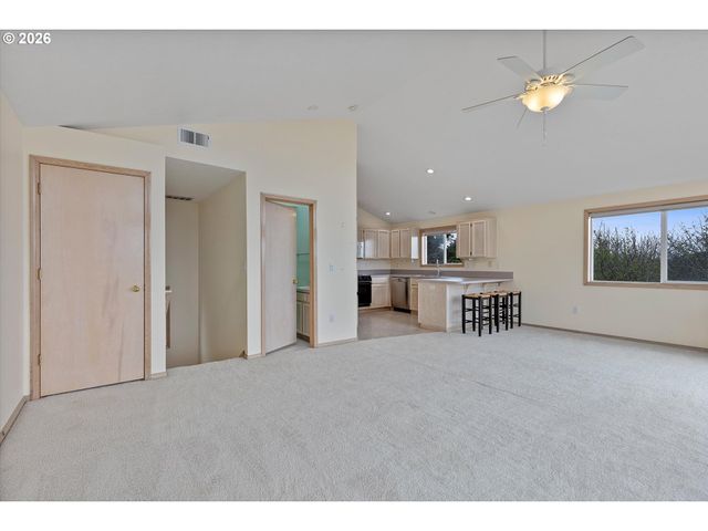 2660 Sw ANCHOR Ave, Lincoln City, OR 97367