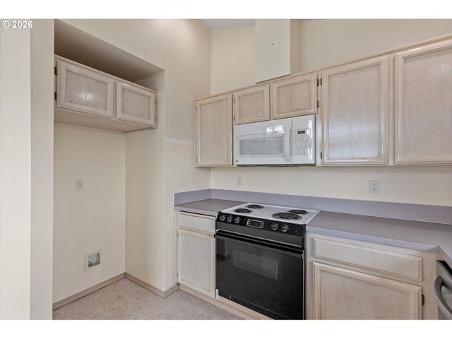 2660 Sw ANCHOR Ave, Lincoln City, OR 97367