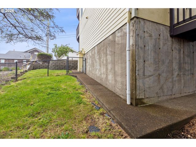2660 Sw ANCHOR Ave, Lincoln City, OR 97367