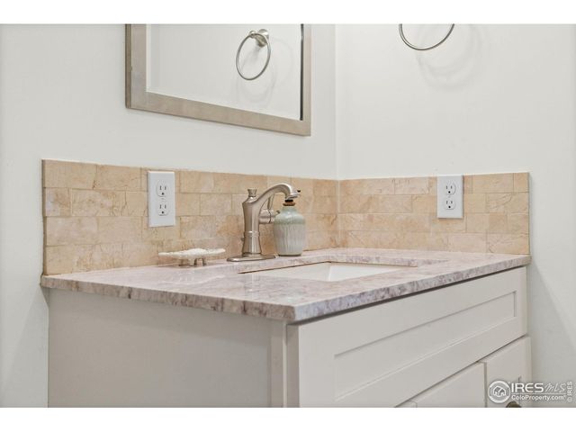 2271 N Garfield Ave, Loveland, CO 80538