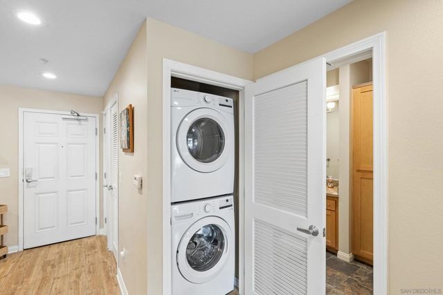 450 J St 3041, San Diego, CA 92101