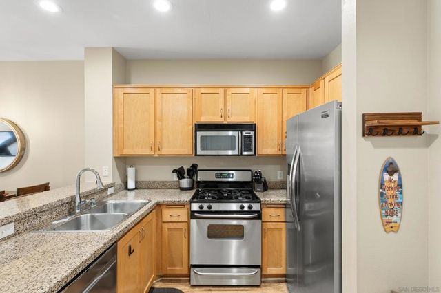 450 J St 3041, San Diego, CA 92101