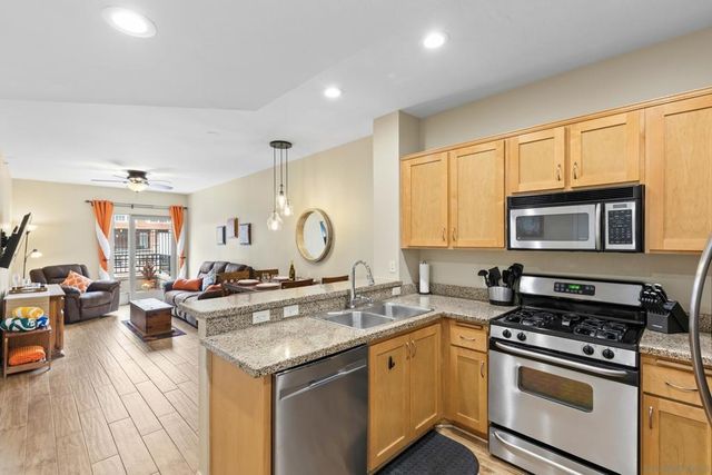 450 J St 3041, San Diego, CA 92101