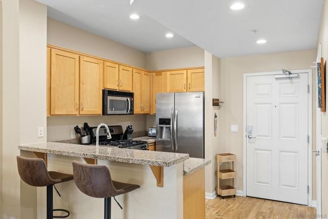 450 J St 3041, San Diego, CA 92101