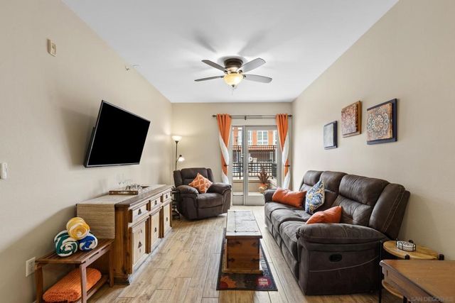 450 J St 3041, San Diego, CA 92101