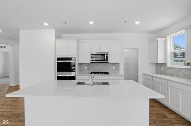 5720 Cloister Lane, Mccordsville, IN 46055