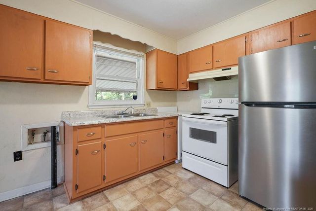 1909 Westhill Drive, Fayetteville, NC 28304