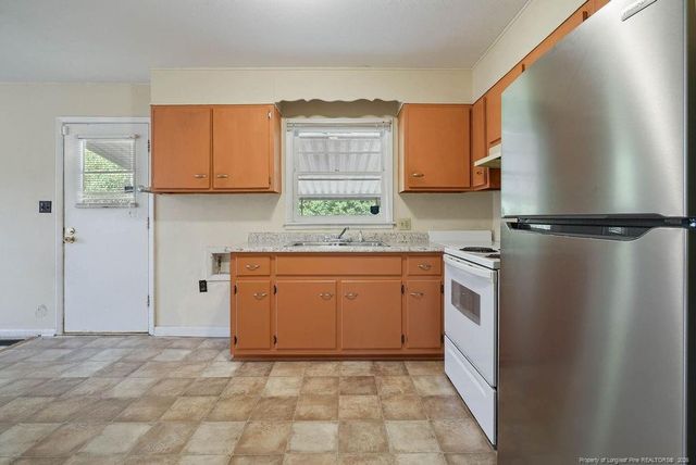 1909 Westhill Drive, Fayetteville, NC 28304