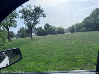 00 Telegraph, West Bloomfield, MI 48323