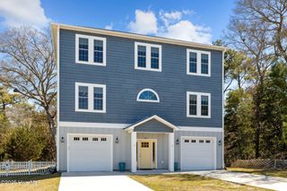 310 Lord Berkley Drive, Emerald Isle, NC 28594