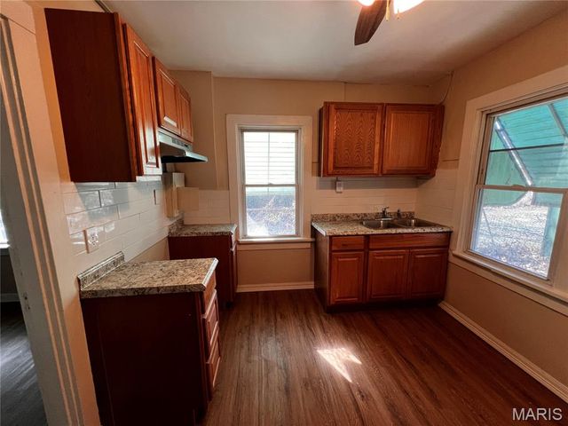 5520 Louisiana Avenue, St Louis, MO 63111