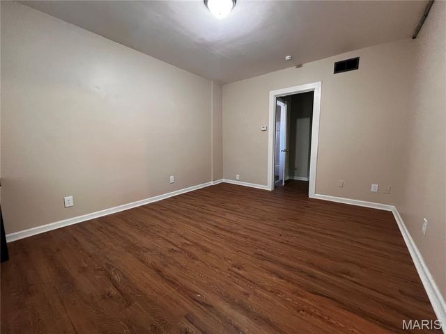 5520 Louisiana Avenue, St Louis, MO 63111