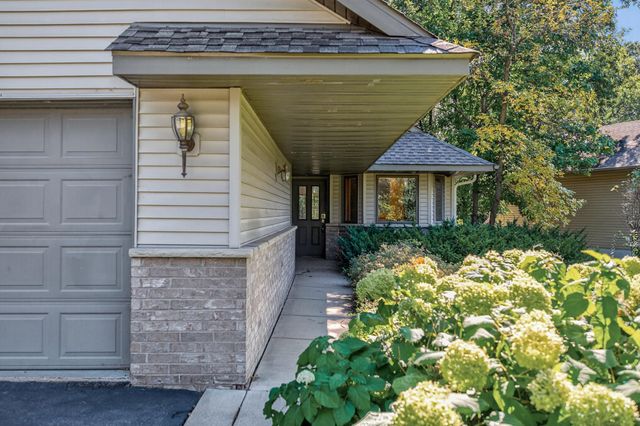 15153 Cates Lake Drive, Prior Lake, MN 55372
