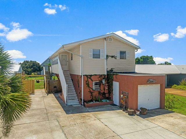 22107 Bataan Avenue, Panama City Beach, FL 32413