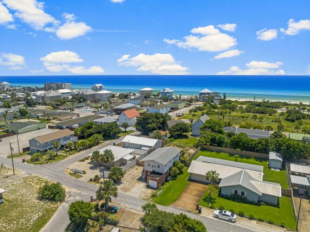 22107 Bataan Avenue, Panama City Beach, FL 32413
