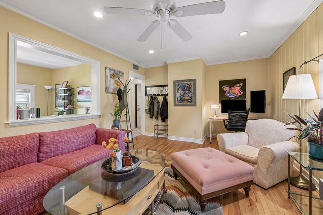1005 Mount Curve Avenue, Minneapolis, MN 55403