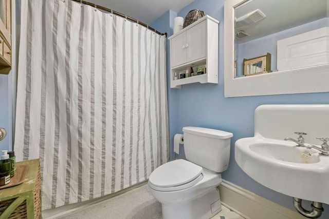 1005 Mount Curve Avenue, Minneapolis, MN 55403
