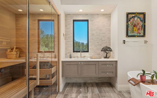 2691 Country Ridge Road, Calabasas, CA 91302