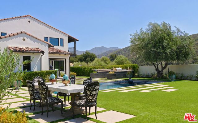 2691 Country Ridge Road, Calabasas, CA 91302