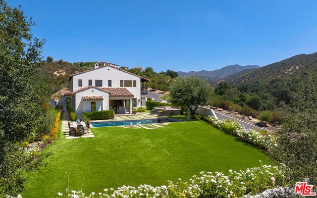 2691 Country Ridge Road, Calabasas, CA 91302