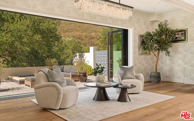 2691 Country Ridge Road, Calabasas, CA 91302