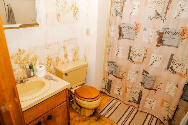 20081 Spring Hill Road, Parsons, KS 67357