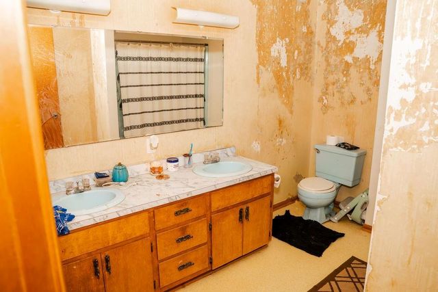 20081 Spring Hill Road, Parsons, KS 67357