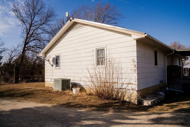 20081 Spring Hill Road, Parsons, KS 67357