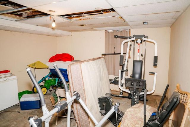 20081 Spring Hill Road, Parsons, KS 67357