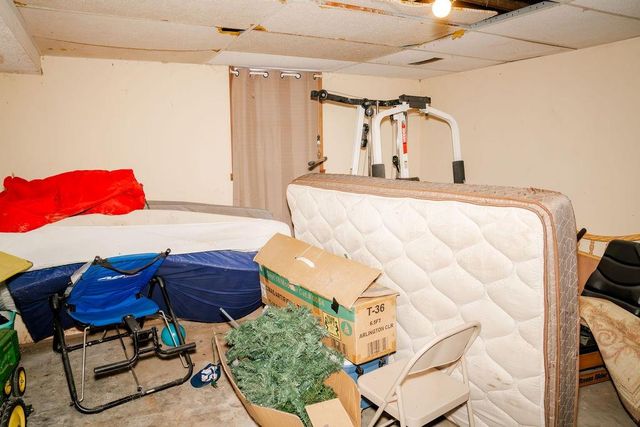 20081 Spring Hill Road, Parsons, KS 67357