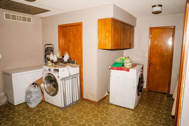 20081 Spring Hill Road, Parsons, KS 67357