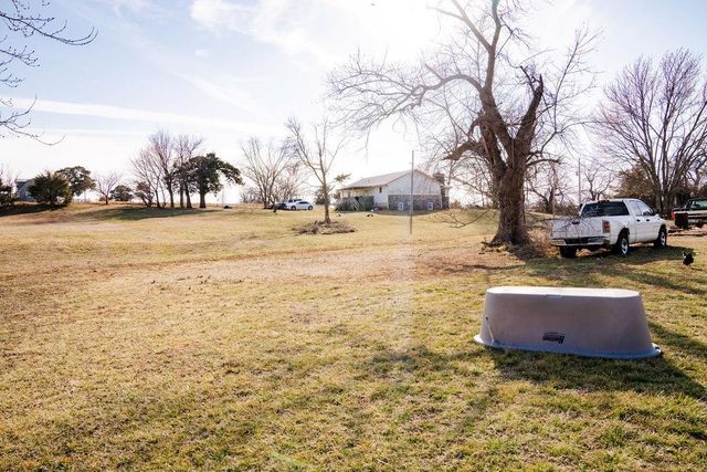 20081 Spring Hill Road, Parsons, KS 67357