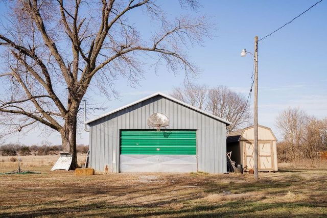 20081 Spring Hill Road, Parsons, KS 67357