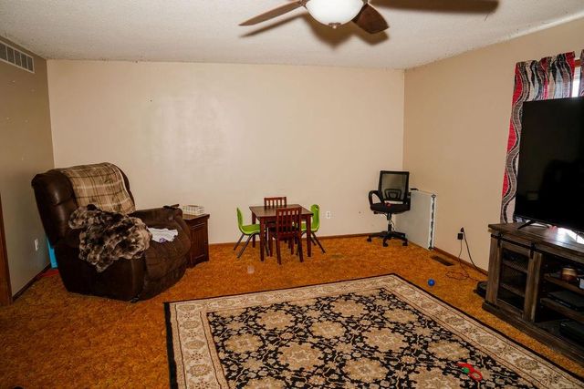 20081 Spring Hill Road, Parsons, KS 67357