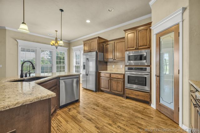 12547 S 71st East Avenue, Bixby, OK 74008