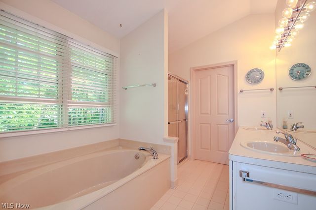 2345 Champion Trail, Twinsburg, OH 44087